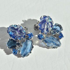 Schreiner style icy deep blue iridescent Gripoix glass silver tone clip earrings